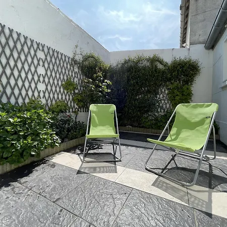 Maison 3 Chambres, Avec Terrasse Au Calme Et A 8mn A Pied !