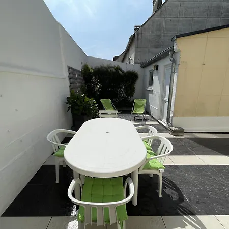 Holiday home Maison 3 Chambres, Avec Terrasse Au Calme Et A 8mn A Pied ! *