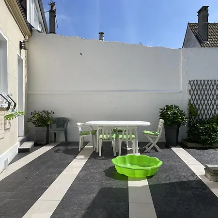 Holiday home Maison 3 Chambres, Avec Terrasse Au Calme Et A 8mn A Pied ! Mers-les-Bains