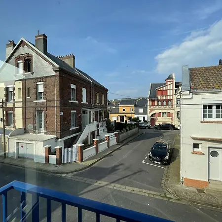 Maison 3 Chambres, Avec Terrasse Au Calme Et A 8mn A Pied ! *