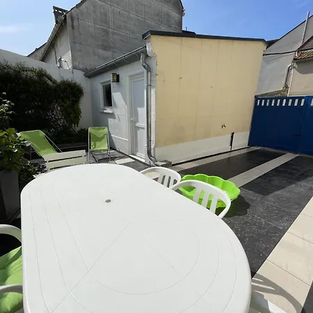 بيت للعطل Maison 3 Chambres, Avec Terrasse Au Calme Et A 8mn A Pied ! *