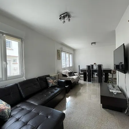 بيت للعطل Maison 3 Chambres, Avec Terrasse Au Calme Et A 8mn A Pied ! *